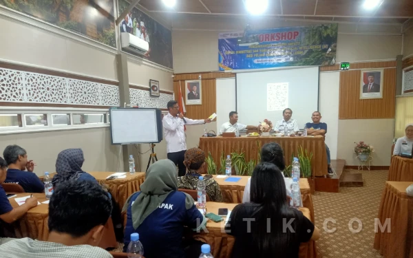 Thumbnail Berita - Kadisbubpar Lebak Buka Workshop Digital Marketing dan Pemanfaatan AI untuk Pelaku Ekonomi Kreatif