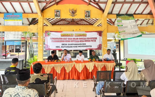 Thumbnail Berita - Pemdes Sampangagung Mojokerto Gelar Musdes Khusus dengan Koramil, Bahas Pembangunan Gerai KDMP