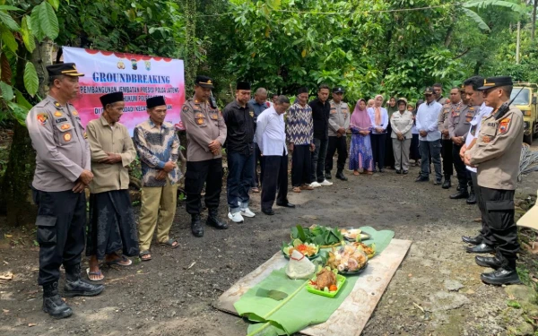 Wujudkan Konektivitas Desa, Polres Kendal Bangun Jembatan Presisi di Patean