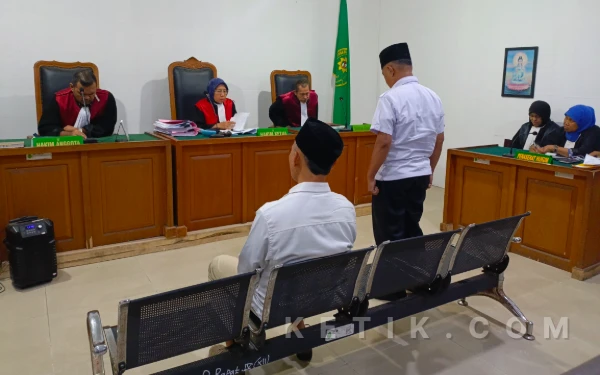 Thumbnail Berita - Menyamar Jadi Jaksa, Dua Terdakwa Divonis 3 Tahun 8 Bulan Penjara di PN Palembang