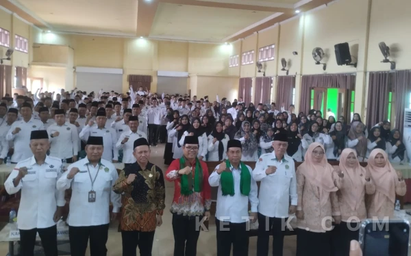 Thumbnail Berita - Iman Jadi Pondasi Profesionalisme ASN, Kakanwil Kemenag Jatim Beri Pembinaan di Bojonegoro