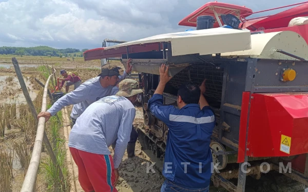 Dinas Pertanian Lebak Tingkatkan Kapasitas SDM melalui Pelatihan Combine Harvester ASHNA RCH 100