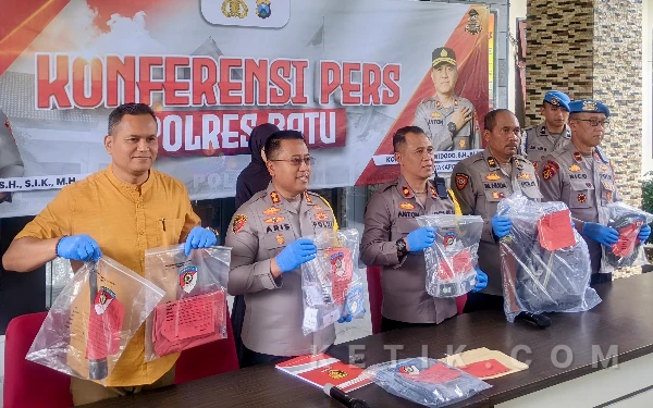 Pantau Facebook Korban, Dua Pria Bobol Rumah dan Gasak Ratusan Keping Emas