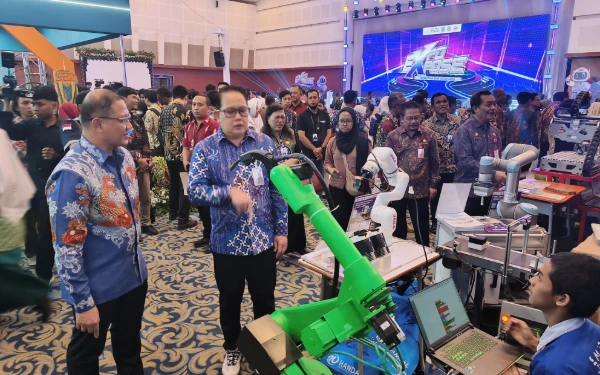 Thumbnail Berita - Expo & Expose SMK Hebat Jatim 2026 Perkuat Link and Match, Dorong Lulusan SMK Siap Kerja dan Berwirausaha