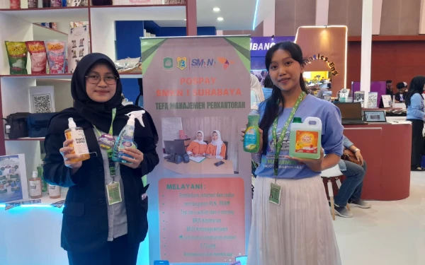 Thumbnail Berita - Expo & Expose 2026, SMK Negeri 1 Surabaya Jual Sabun Hasil Karya Siswa