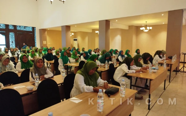 Thumbnail Berita - Fatayat Jombang Gaungkan Kearifan Lokal di Era Digital Bersama Kominfo dan DPRD Jatim di Trawas