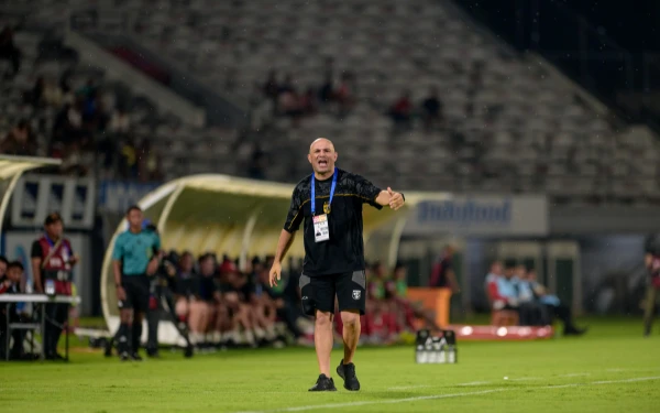 Thumbnail Berita - Bernardo Tavares Persiapkan Pertahanan Ekstra, Cegah Permainan Cepat Bhayangkara FC