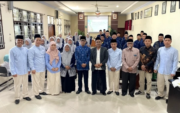 Thumbnail Berita - Perkuat Mutu Pendidikan, Yayasan Al Munir Bojonegoro Studi Banding ke MTs Almaarif 01 Singosari Malang