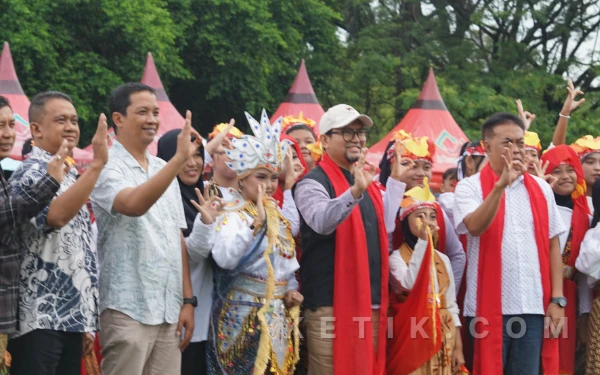 Thumbnail Berita - Gebyar Totta’an Dhere Jadi Senjata Bondowoso Bentuk Generasi Berkarakter