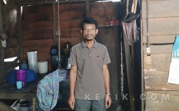 Thumbnail Berita - Rumah Nyaris Roboh, Karyawan di Aceh Singkil Ini Berharap Bantuan Rumah Layak Huni