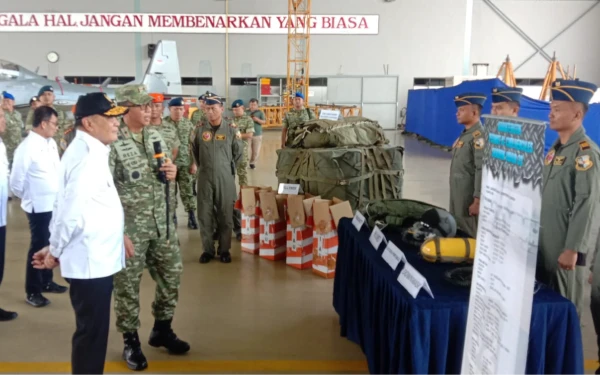 Thumbnail Tinjau Lanud Abd Saleh Malang, Menkopolkam Djamari Chaniago Pastikan Alutsista dan Personel Siap Operasi