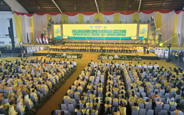 Thumbnail Berita - Pertama dalam Sejarah, Bahlil Puji Inovasi Pelantikan Serentak DPD Golkar se-Jatim