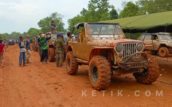 Thumbnail Berita - HUT ke-80 TNI AU, Dirgantara Offroad di Lanud SMH Palembang Uji Nyali dan Solidaritas Komunitas 4x4