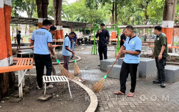 Thumbnail Berita - Sambut Bulan Ramadan, Jajaran Rutan Situbondo Bersihkan Lingkungan