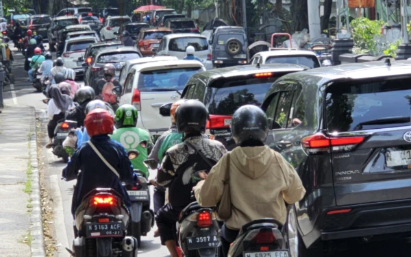 Thumbnail Polisi Terjunkan 70 Personel, Antisipasi Kepadatan Lalu Lintas saat Libur Panjang Imlek dan Awal Ramadan di Kota Malang