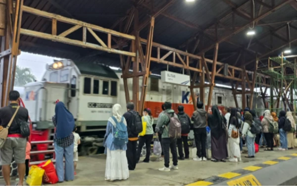 Thumbnail Berita - Libur Panjang Imlek 2026, Penumpang Daop 7 Madiun Meningkat