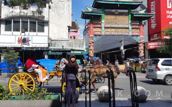 Thumbnail Berita - Di Yogyakarta Rintik Hujan Iringi Perayaan Imlek 2026: Simbol Keberkahan Tahun Kuda Api