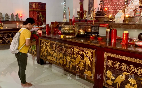 Thumbnail Berita - Imlek di Kelenteng Kwan Im Tong Kota Batu, Memintal Doa untuk Kedamaian Negeri