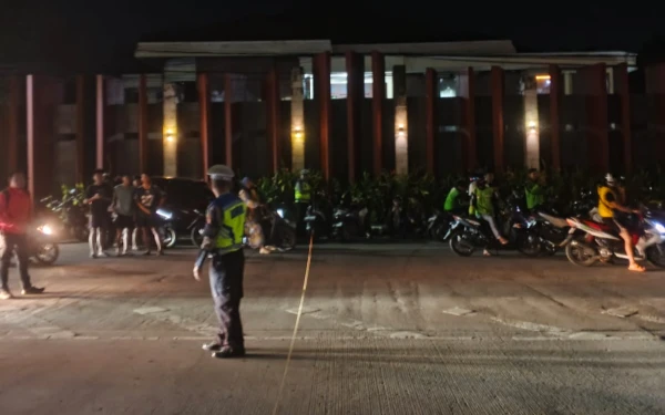 Thumbnail Berita - Motor dan Mobil Bergantian Tabrak Pejalan Kaki di Palembang, Polisi Kejar Pengemudi