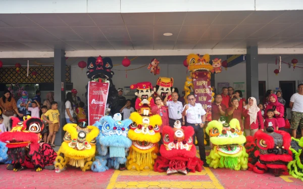 Thumbnail Berita - Meriah! Atraksi Barongsai Semarakkan Perayaan Imlek di Stasiun Madiun