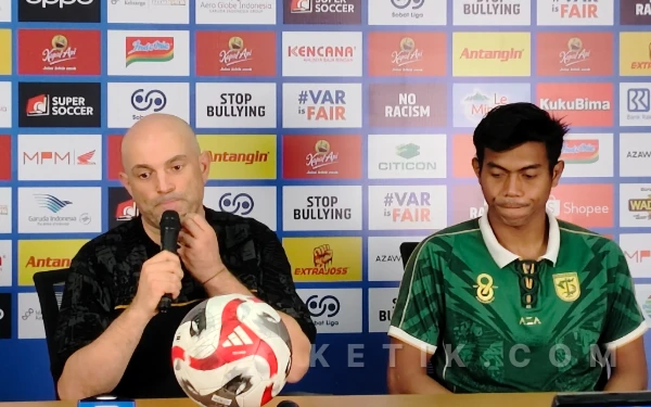 Thumbnail Berita - Lupakan Luka di GBT, Bernardo Tavares Usung Misi Bangkit Persebaya di Markas Persijap