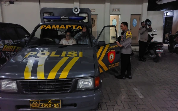 Thumbnail Berita - Perempuan Asal Lamongan Gerebek Suaminya saat Ngamar Bareng Selingkuhan di Tuban