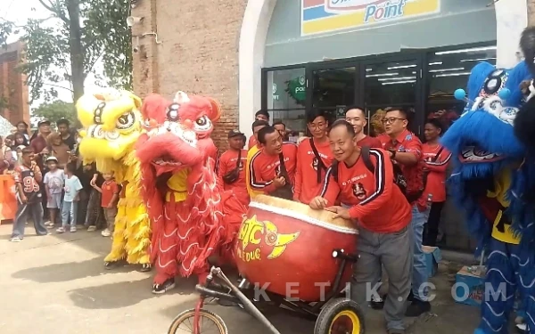Thumbnail Berita - Atraksi Barongsai di Rest Area Heritage Banjaratma Jadi Magnet Wisatawan dan Pendongkrak UMKM