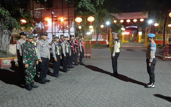 Thumbnail Berita - Jaga Harkamtibmas, Polres Madiun Kota Laksanakan Pengamanan Ibadah di Klenteng TITD Madiun