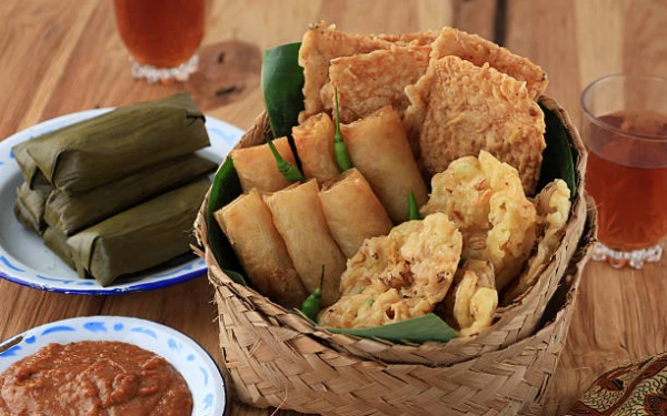 Thumbnail Berita - Daftar Menu Takjil yang Wajib Ada di Meja Makan Setiap Ramadan