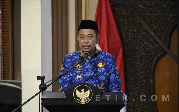 Thumbnail Berita - Aktivasi IKD di Bondowoso Dikebut, Bupati Abdul Hamid: ASN Wajib Jadi Teladan!