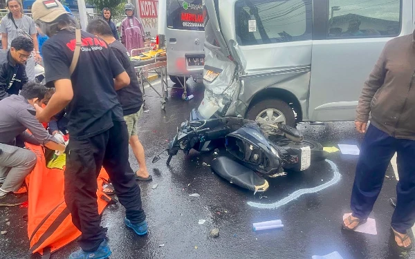 Thumbnail Berita - Duka Komunitas Ojol, Rekan Ungkap Sosok Eks Ketua Grasiba Korban Truk Rem Blong di Batu
