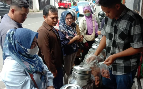 Thumbnail Berita - Cara Menyimpan Kurma agar Tetap Awet dan Segar, Jangan Sembarangan