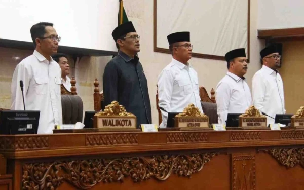 Thumbnail Berita - DPRD Batam Tunda Pengesahan Ranperda Adminduk hingga Maret 2026