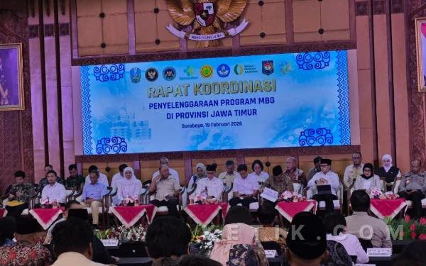 Thumbnail Berita - Menko Zulhas Minta Pemda Dukung MBG dan Jamin Stok Pangan Selama Ramadan