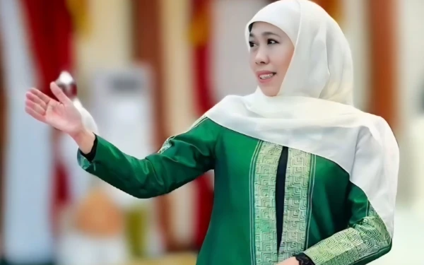 Thumbnail Berita - Gubernur Khofifah Kenakan Outer Karya Siswa SMKN 1 Buduran, Kadisdik Jatim Turut Apresiasi