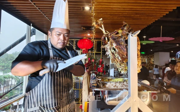 Thumbnail Berita - Buka Puasa Terasa Nikmat dengan Sajian Kambing Guling Karkas dan Kopi Turki