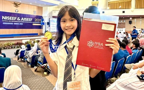 Thumbnail Berita - Siswi SDN Sawojajar 5 Kota Malang Sabet Medali Emas di Ajang Internasional AISEEF 2026