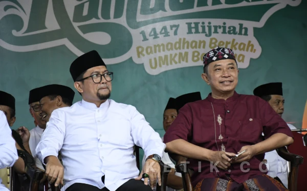 Thumbnail Berita - Ramadan Jadi Mesin Penggerak Ekonomi, Bupati Abdul Hamid Wahid Buka Festival UMKM Bondowoso 2026