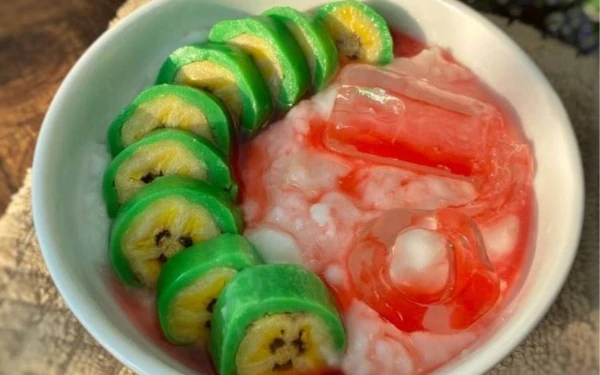 Thumbnail Berita - Mau Ngabuburit Berburu Takjil? Ini 7 Jajanan Primadona di Meja Makan Saat Ramadan