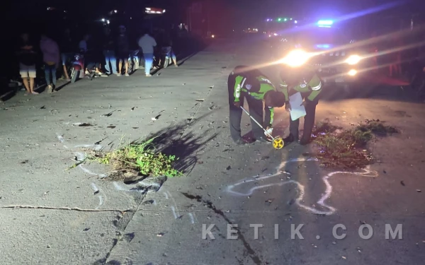 Thumbnail Berita - Adu Banteng RX King vs Vario di Trowulan Mojokerto, Dua Pengendara Motor Tewas