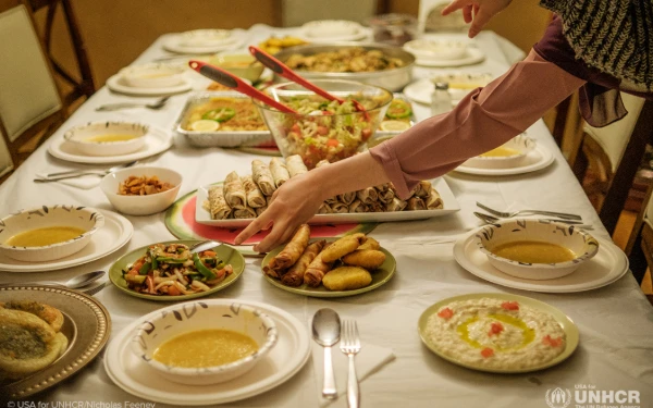 Thumbnail Berita - Ingin Puasa Tetap Bertenaga? Ini Panduan Pola Makan Sahur dan Buka dari Kemenkes