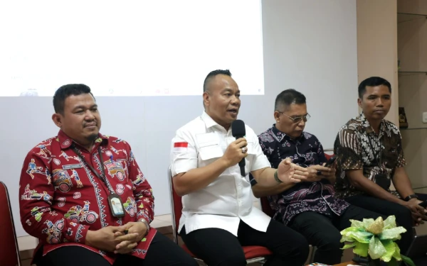 Thumbnail Berita - DPRD Surabaya Tekankan Peran Penting RT/RW Jalankan DTSEN Pemkot