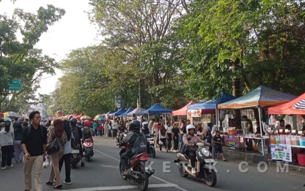 Thumbnail Berita - Antisipasi Takjil Berbahaya, Dinkes Kota Malang Lakukan Inspeksi Lapangan ke Pasar Takjil