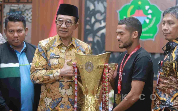 Thumbnail Berita - Bupati Pamekasan Harap Persepam Bisa Promosi ke Liga 3 Usai Juarai Liga 4 Jatim