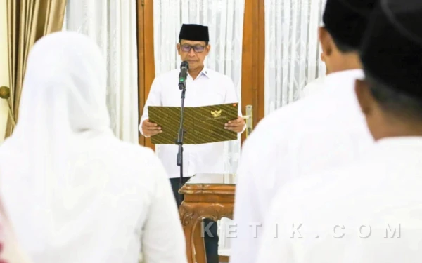 Thumbnail Berita - Penyegaran Birokrasi, Bupati Bojonegoro Setyo Wahono Lantik 39 Pejabat