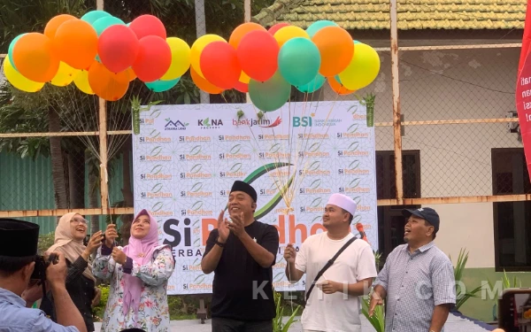 Thumbnail Berita - Bupati Situbondo Buka “Si Pandan” di Panji, Dorong UMKM Jadi Penggerak Ekonomi Ramadan