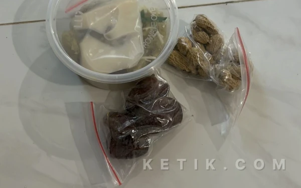 Thumbnail Berita - Menu MBG Berisi Singkong dan Kacang di Probolinggo Jadi Sorotan, Wali Murid: Nilainya Paling Rp4 Ribu