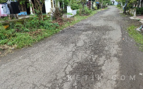 Proyek Jalan Dapurkejambon–Dukuhklopo Jombang Rp225 Juta Dipertanyakan, Papan Terpasang tapi Pengerjaan Belum Jelas