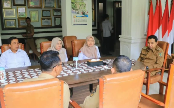 Thumbnail Berita - Plt Wali Kota Madiun Terima Audiensi Kemenhaj, Tegaskan Proses Hibah Tanah Tetap Sesuai Aturan