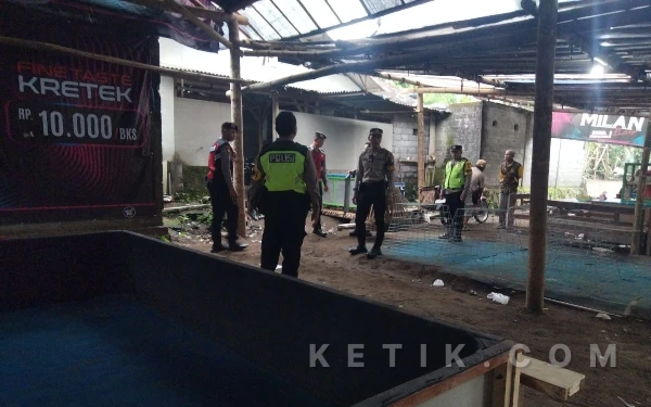 Thumbnail Berita - Polres Blitar Gerak Cepat Bubarkan Judi Sabung Ayam di Talun, Polisi: Tak Ada Ruang untuk Perjudian